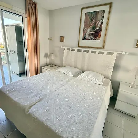 Prázdninový dům 2-bedroom With Garage Pool View *