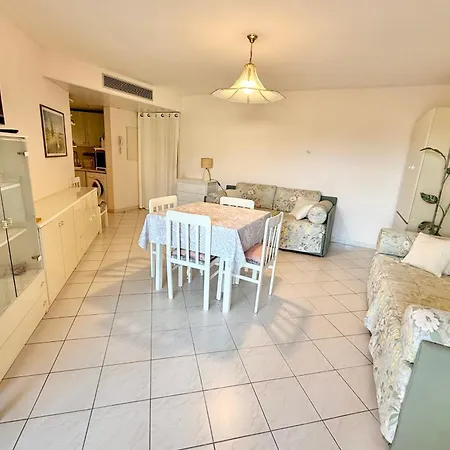 2-bedroom With Garage Pool View Prázdninový dům
